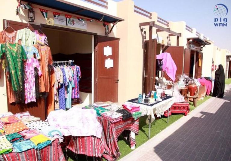 مؤسسة خليفة الإنسانية تدعم أسر إماراتية بمهرجان الظفرة