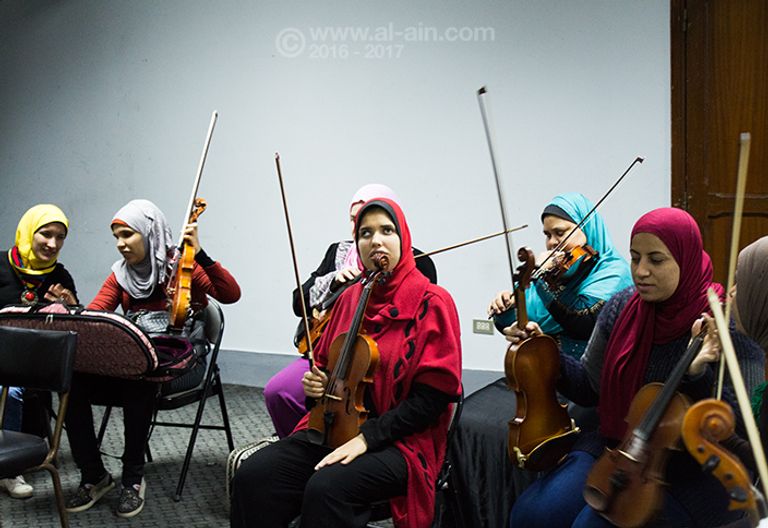 طافت العازفات حول العالم