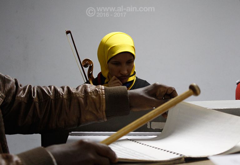 طافت العازفات حول العالم