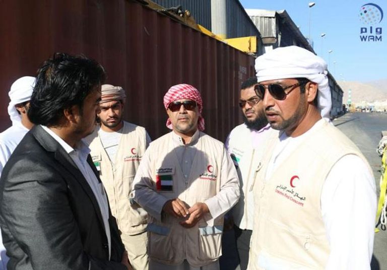 سفينة مساعدات إماراتية تصل إلى ميناء المكلا اليمني