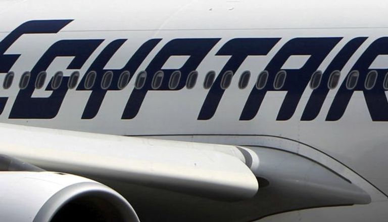 طائرة تابعة لشركة مصر للطيران في مطار القاهرة - رويترز