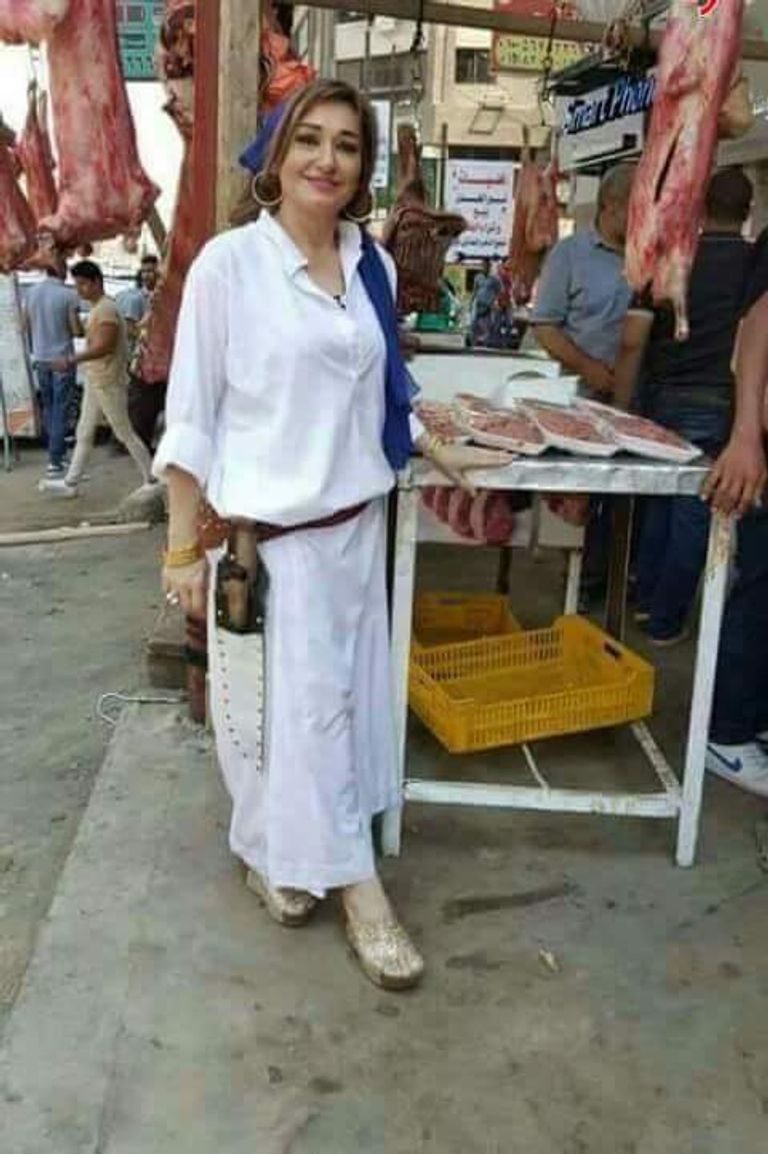 المذيعة آية حسني