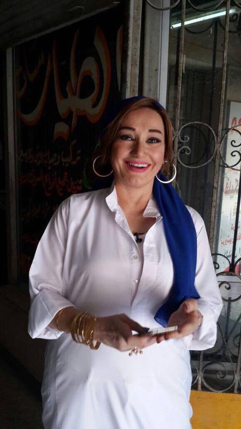 المذيعة آية حسني