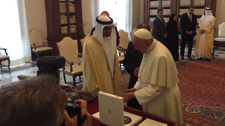 محمد بن زايد وبابا الفاتيكان