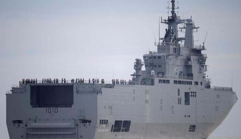 حاملة الطائرات أميسترال أنور السادات فى المرفأ الفرنسي