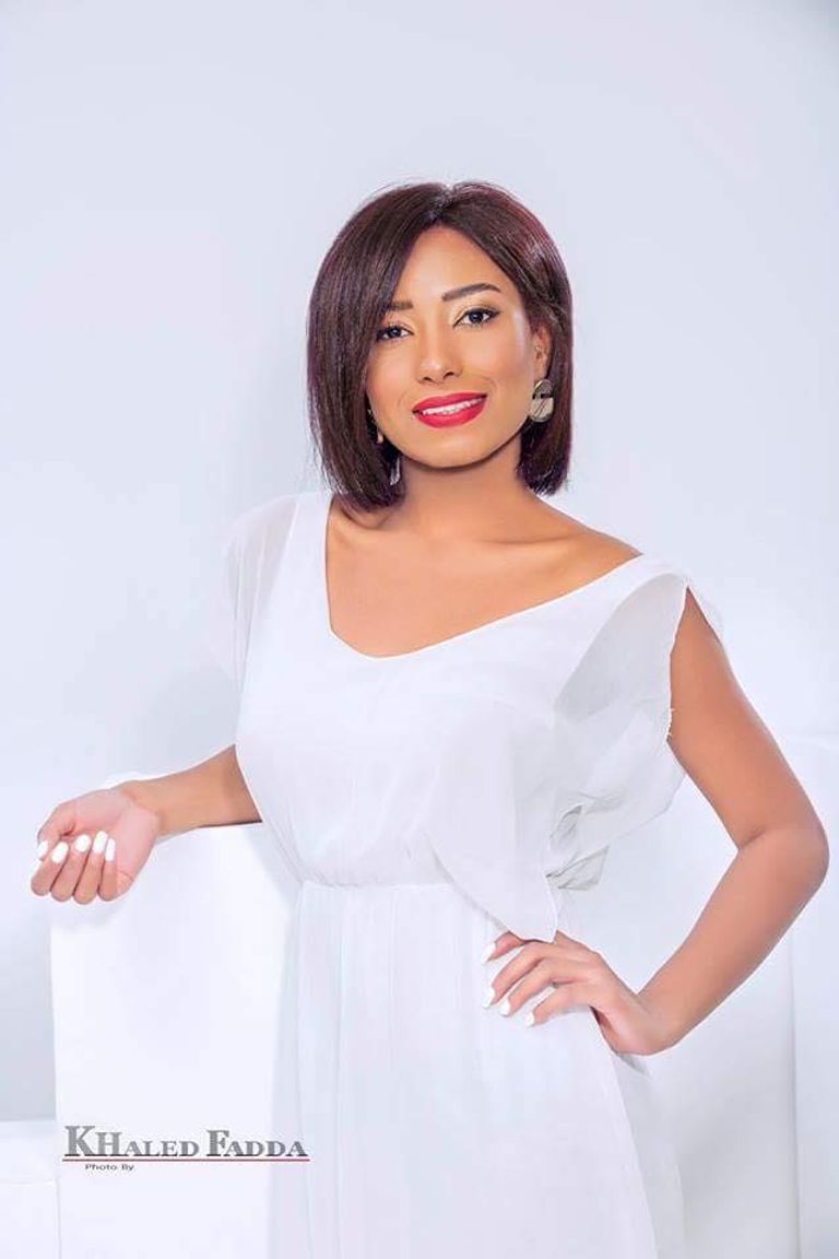 متسابقة مصرية على اللقب