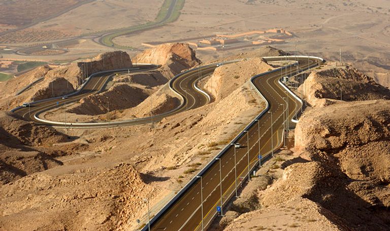 تعتبر السياحة من أهم القطاعات غير النفطية في دولة الإمارات.