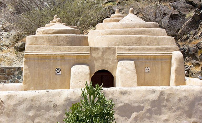 تعتبر السياحة من أهم القطاعات غير النفطية في دولة الإمارات.