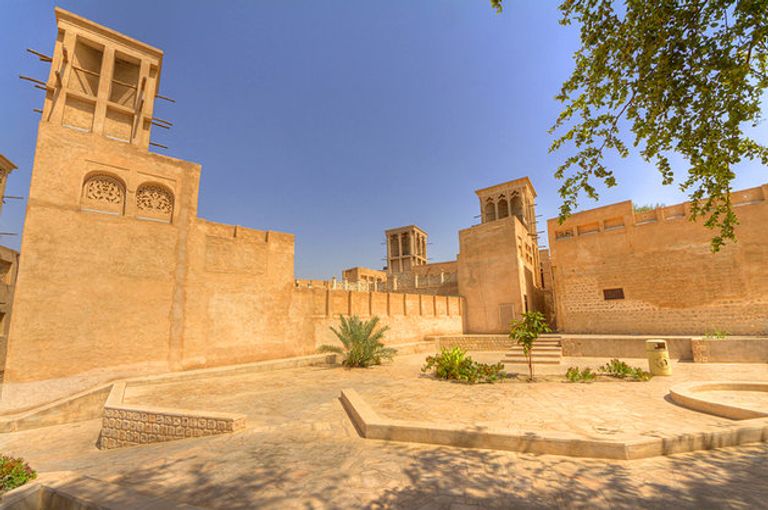 تعتبر السياحة من أهم القطاعات غير النفطية في دولة الإمارات.