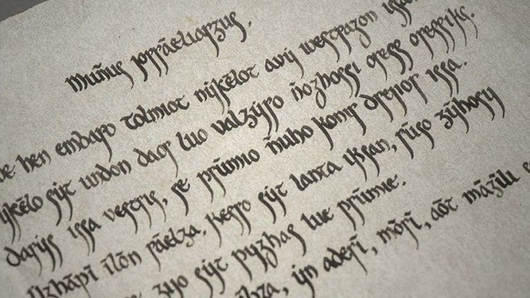 ما علاقة العرش الحديدي بمدى مصداقية حكم الملك؟