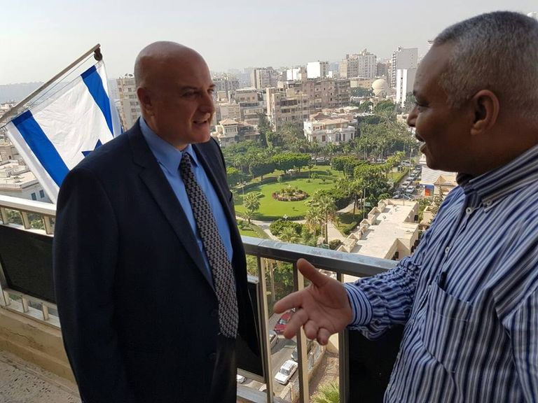 سفير إسرائيل يزور معبد النبي إلياهو بالأسكندرية