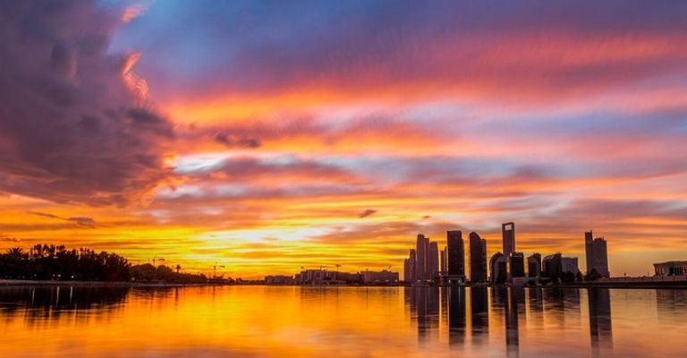 أبوظبي من الأعلى للمصو برنو سادزيك