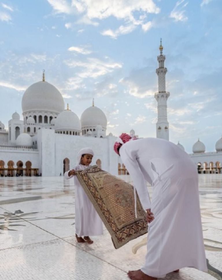 أبوظبي من الأعلى للمصو برنو سادزيك