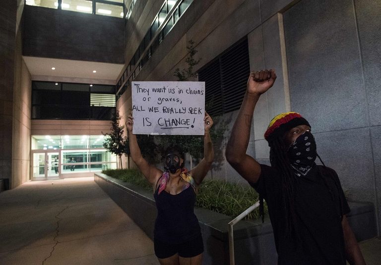 تجدد المظاهرات في شارلوت لليوم الثالث على التوالي