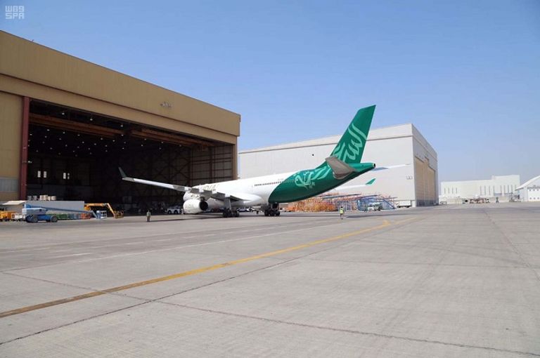 طفل بمكتبة الملك عبد العزيز يشارك برسوماته في الاحتفال باليوم الوطني