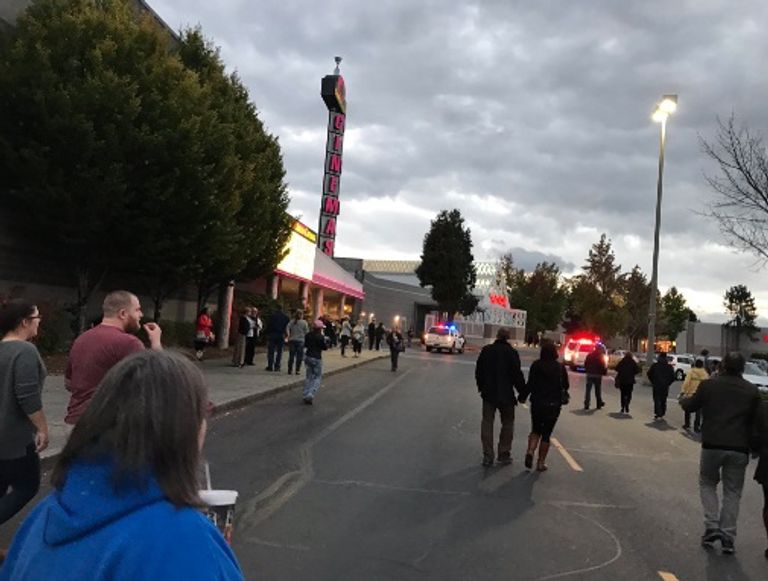 الأمن الأمريكي ينتشر أمام المول