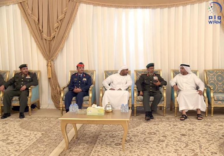 رئيس الأركان وكبار ضباط القوات المسلحة يقدمون واجب العزاء لاسرة الشهيد سعيد الفلاسي.