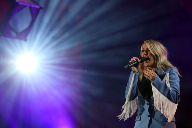 بريانكا تشوبرا وكريس مارتن في حفل خيري بنيويورك لمحاربة الفقر العالمي (رويترز)