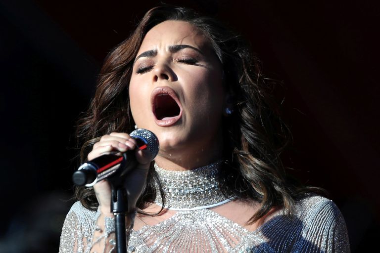 بريانكا تشوبرا وكريس مارتن في حفل خيري بنيويورك لمحاربة الفقر العالمي (رويترز)