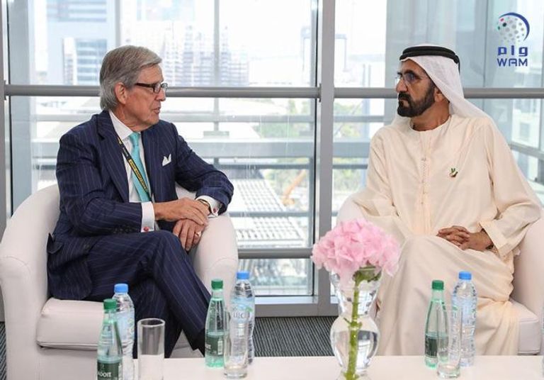 زيارة محمد بن راشد لمقر شركة بلومبرغ العالمية بدبي