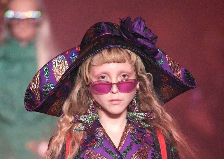 إحدى النظارات المعروضة في عرض أزياء ميلانو