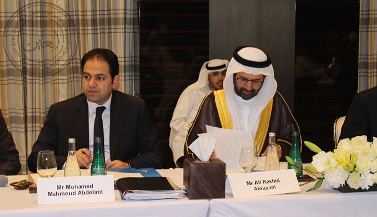 الدكتور أحمد الطيب خلال الاجتماع في المنامة