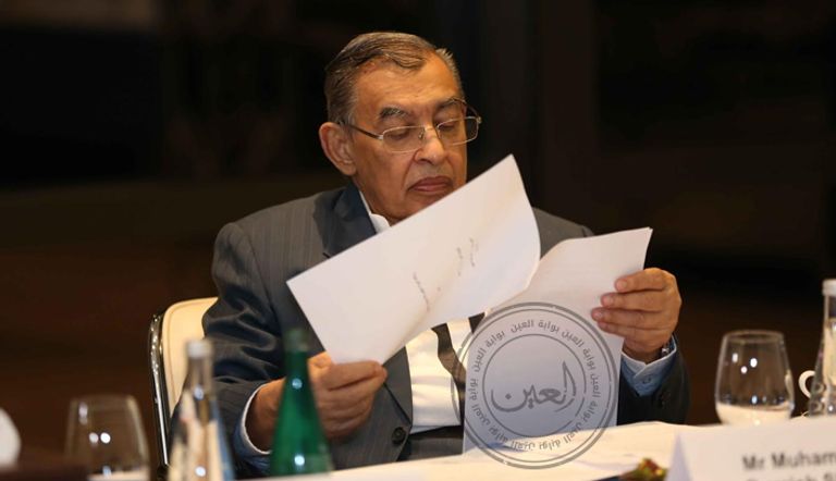 الدكتور أحمد الطيب خلال الاجتماع في المنامة