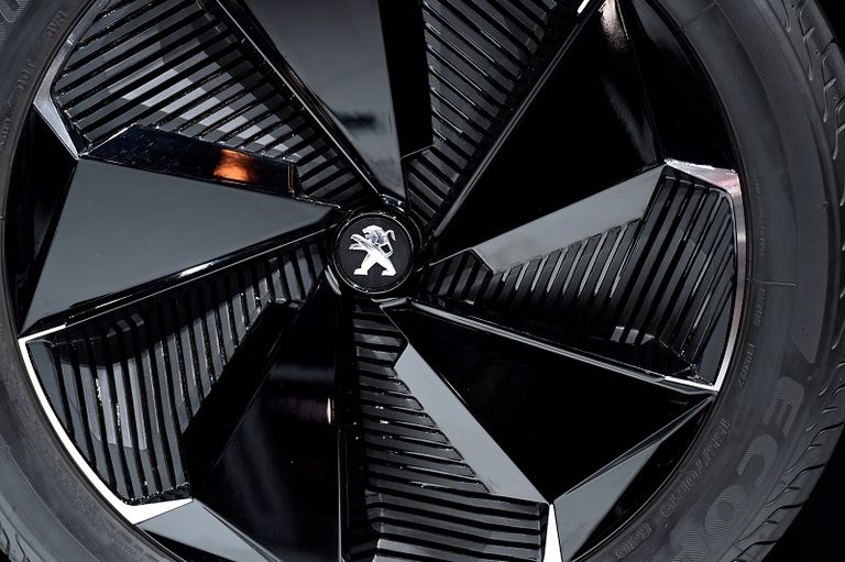 فتح باب معرض باريس للسيارات أمام الجمهور