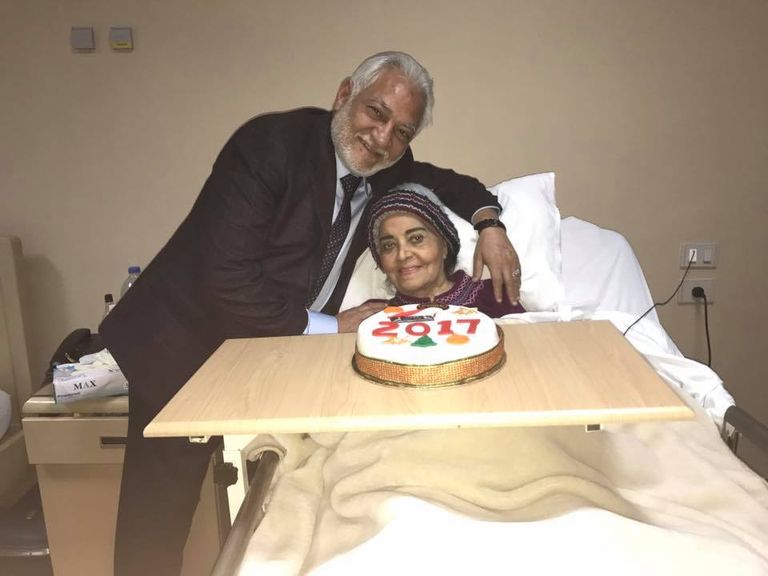 الصريطي مع مديحة يسري في المستشفى