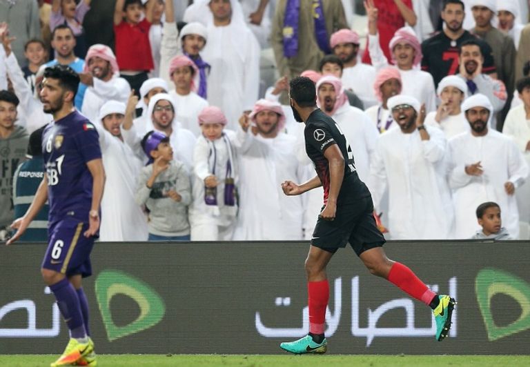 جانب من مباراة الأهلي والعين