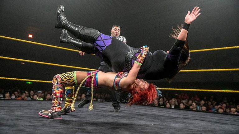 أسكا تواصل الاحتفاظ بلقبها