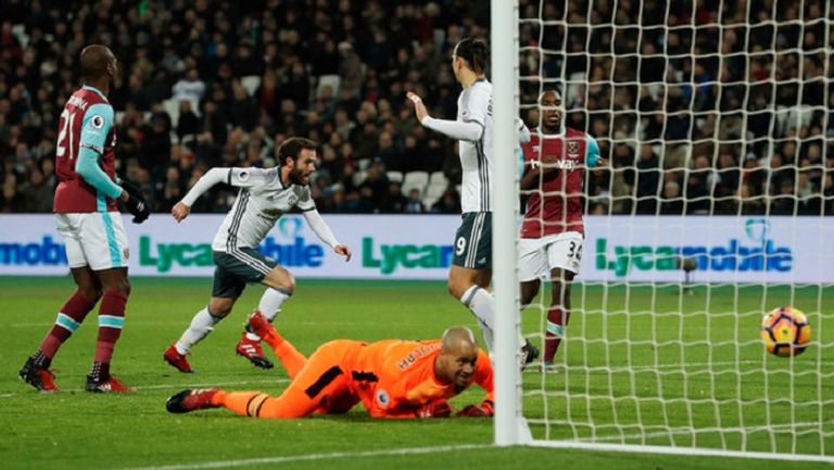 إبرا يسجل ويونايتد يفوز