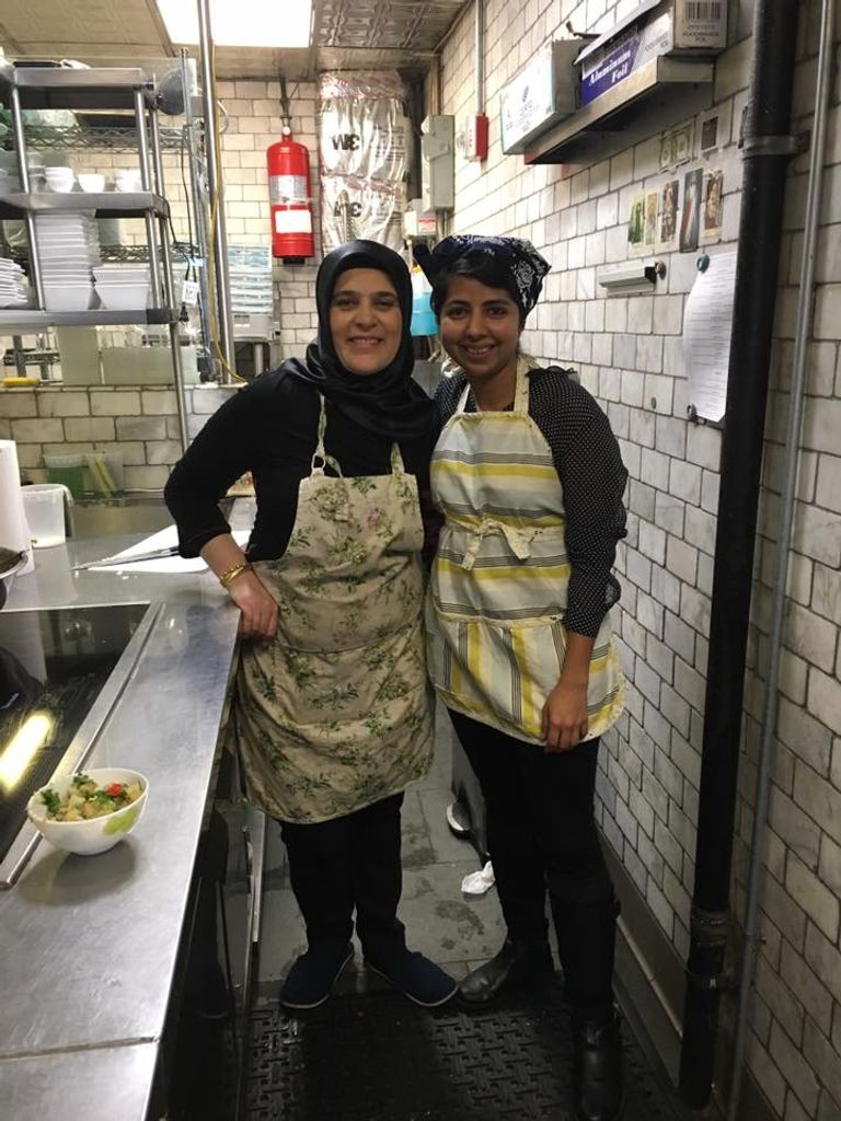 يحملن ثقافات مختلفة