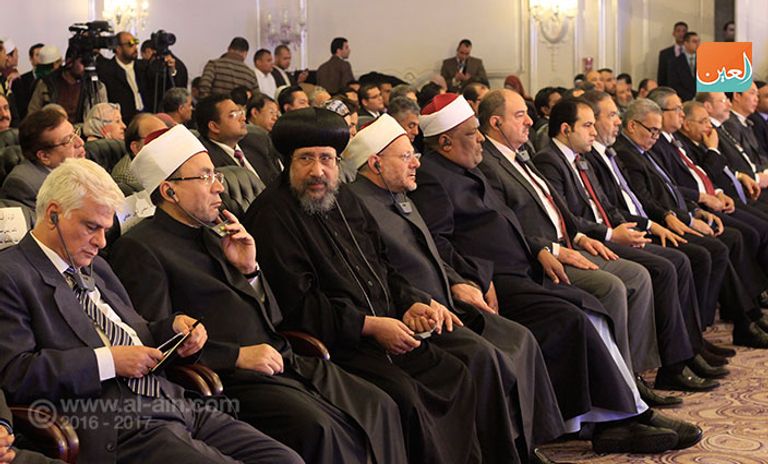 ممثلو طوائف ميانمار في جلسة مجلس حكماء المسلمين بالقاهرة