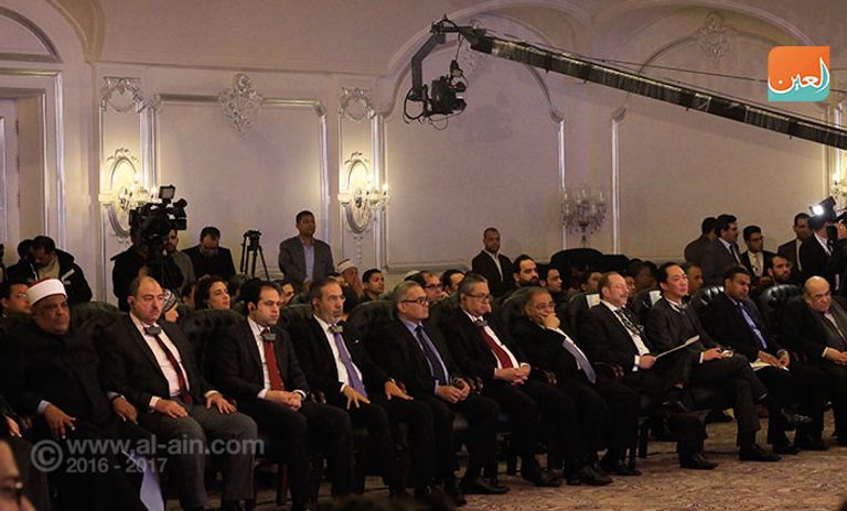 ممثلو طوائف ميانمار في جلسة مجلس حكماء المسلمين بالقاهرة