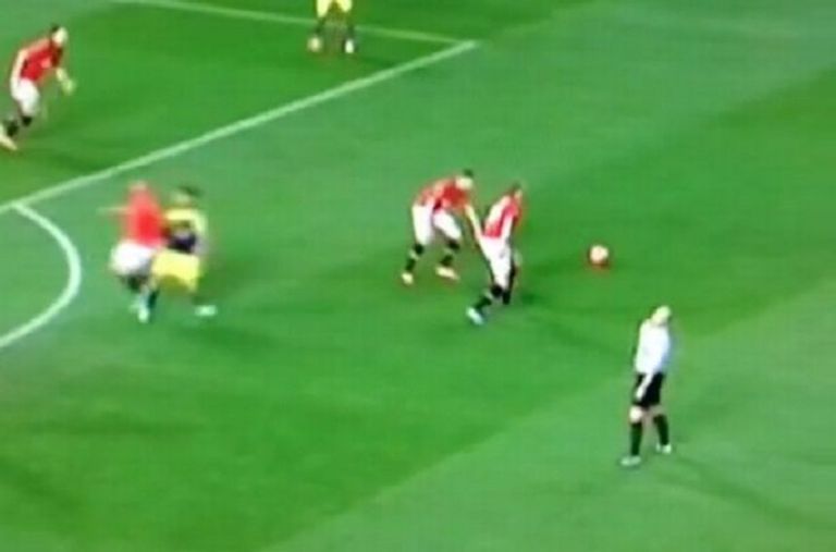 مايك دين يطرد فيغولي