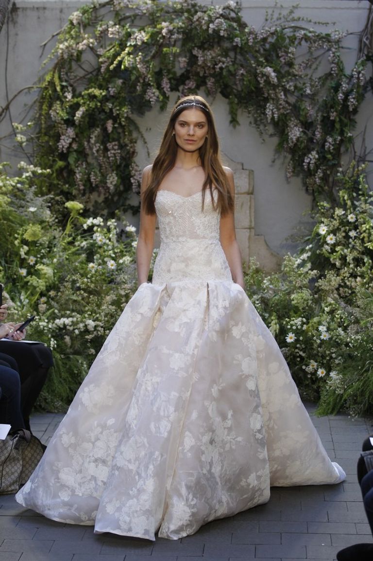 أجمل فساتين الزفاف.. وتظل الفرحة في القلب