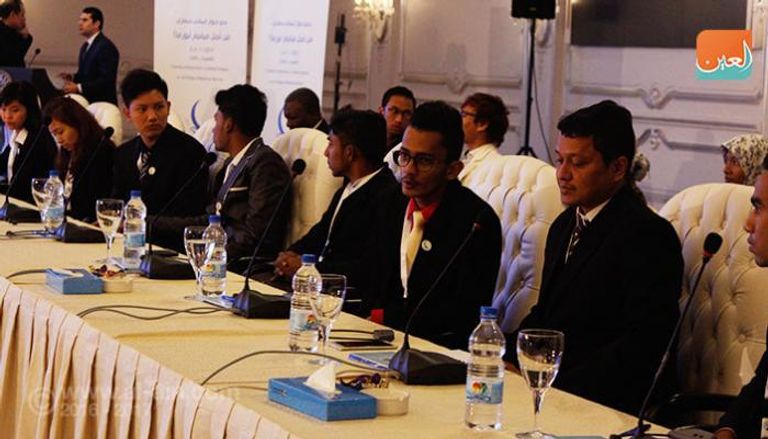 ممثلو طوائف ميانمار في جلسة مجلس حكماء المسلمين بالقاهرة
