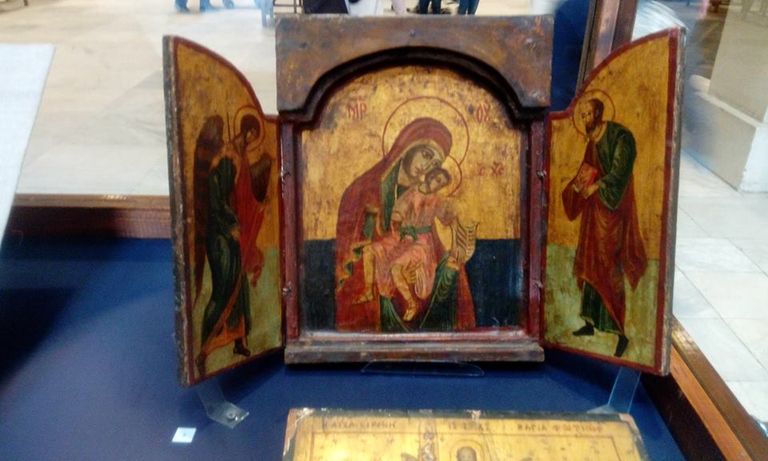 إحدى الأيقونات المعروضة