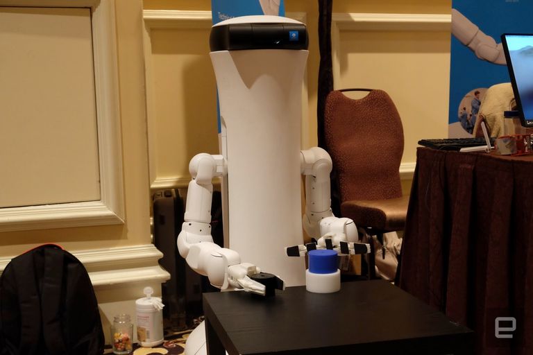 الروبوت يتعرف على الوجه