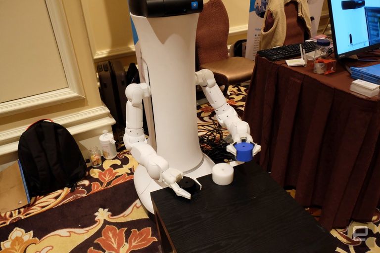 الروبوت يتعرف على الوجه