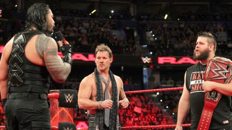 رومان رينز وجولدبرج يقومان بحركة سبير ضد برون سترومان