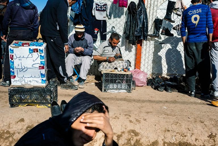 أطفال عراقيون داخل منازلهم في معركة الموصل