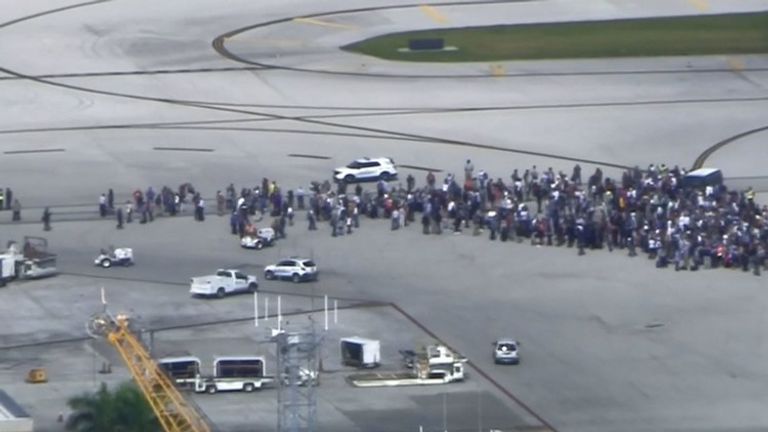 جانب من موقع إطلاق النار بالمطار