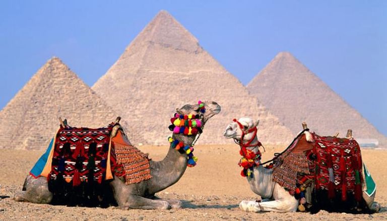 الاهرامات أبرز المعالم السياحية في مصر