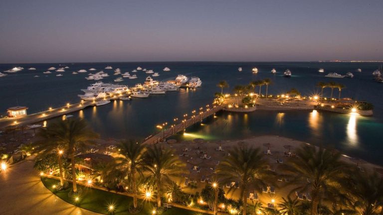 الاهرامات أبرز المعالم السياحية في مصر