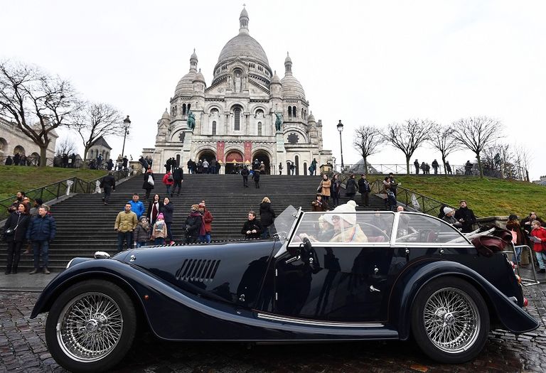 جانب من عرض السيارات المفتوح باريس