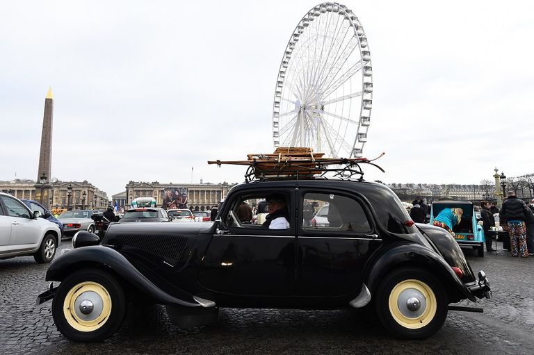 جانب من عرض السيارات المفتوح باريس