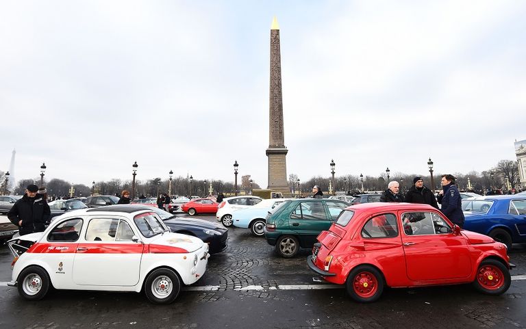 جانب من عرض السيارات المفتوح باريس