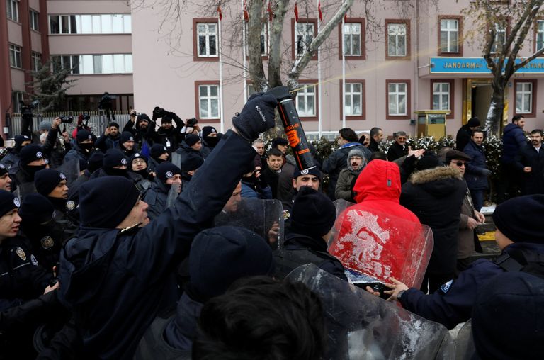 احتجاج ضد توسيع صلاحيات أردوغان في أنقرة